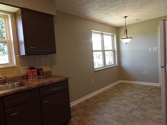 2nd image of 106 Western Dr