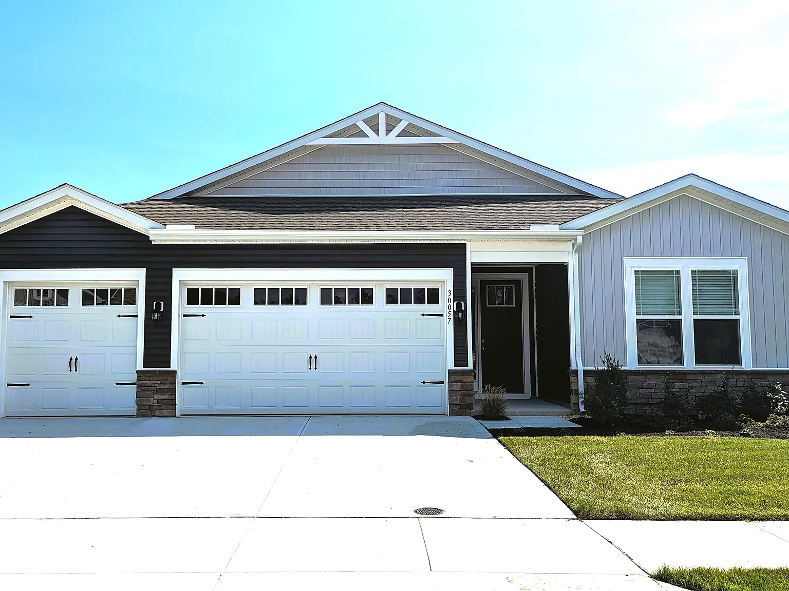 4 bed, 2309 sqft, $3,000 — Photo 1
