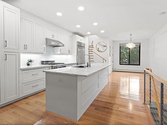 5th image of 303 W 123rd St APT 2