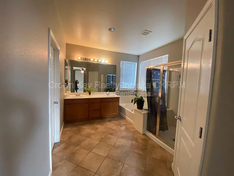 352 Goodall Dr — Photo 11