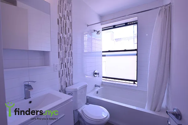 Rented by Clove Realty LLC | media 4