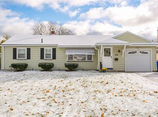 226 Shorecliff Dr, Rochester, NY 14612