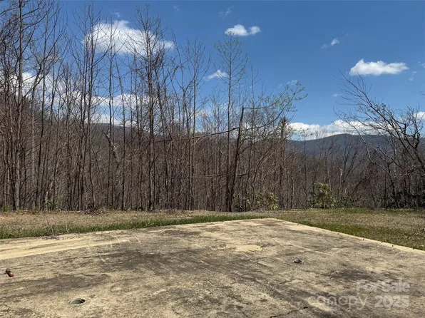 99999 Long Branch Rd #2, Swannanoa, NC 28778
