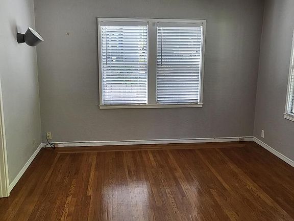 5th image of 250 S Pastoria Ave