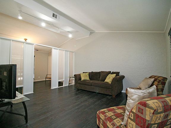 4th image of 7803 Pinebrook Dr
