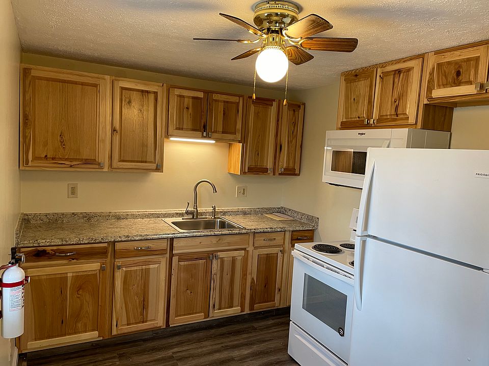 1st image of 100 Strawberry Ave #3