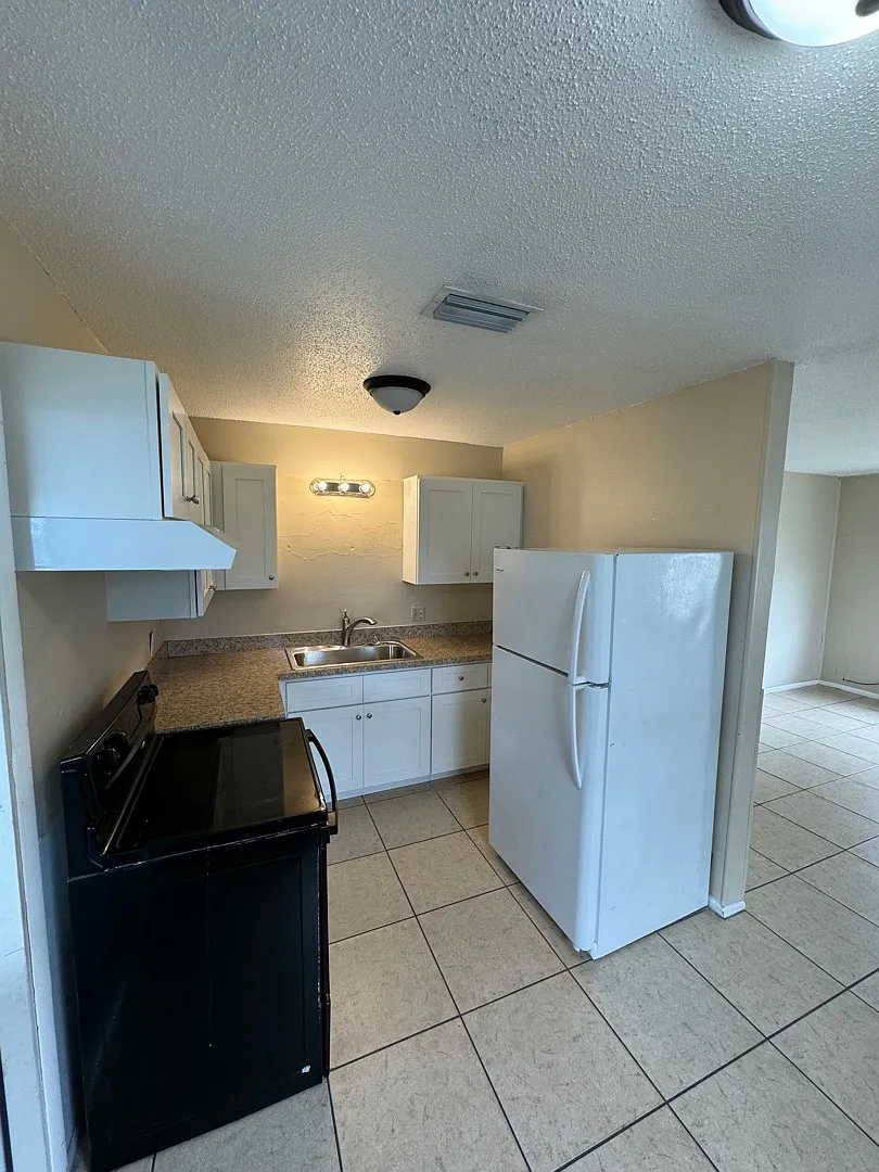 912 60th Avenue Terrace West - 1016A — Photo 2