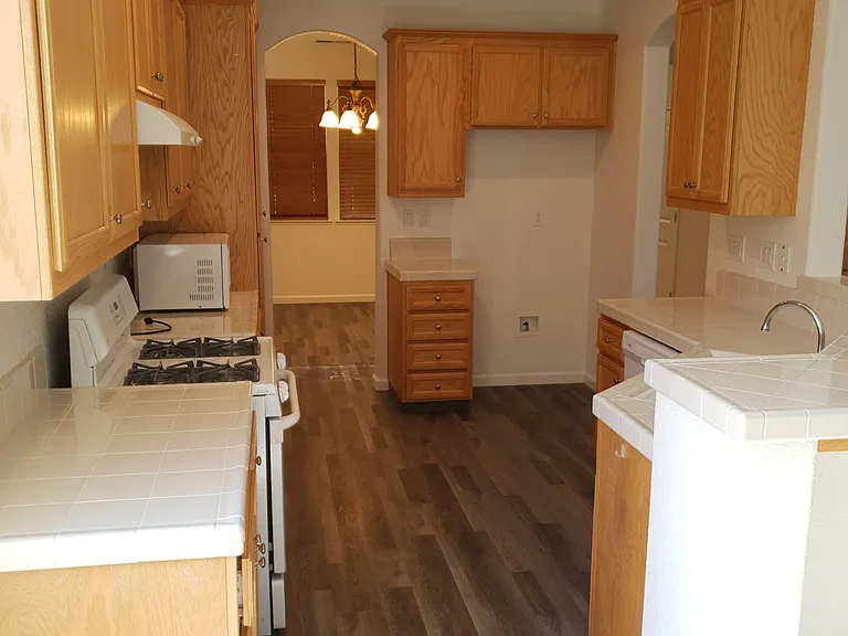 1442 Haven St — Photo 6