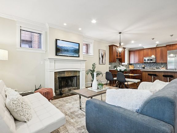 5th image of 2714 N Lehmann Ct APT 4S