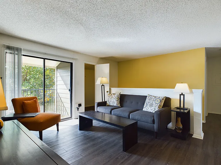 Raintree Apartments — Photo 6