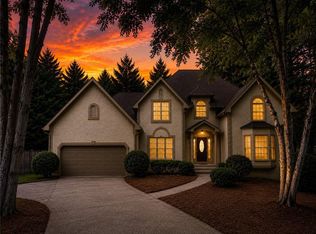 3069 Hillside Trl NE, Marietta, GA 30066