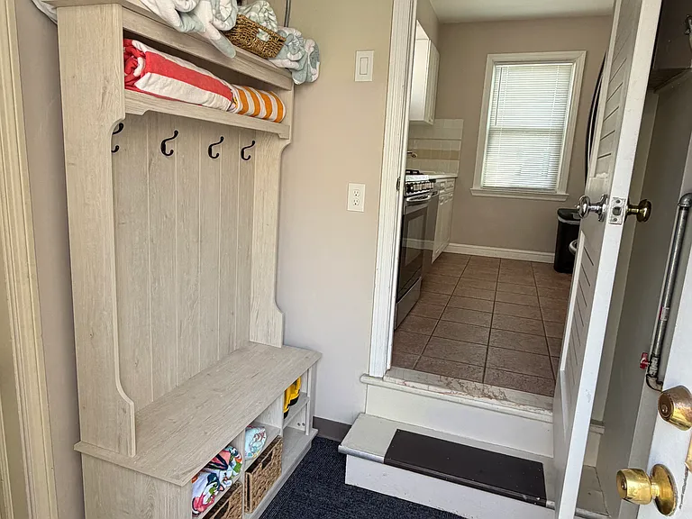 7703 Winchester Ave — Photo 26