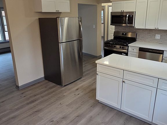 3rd image of 3707 Forest Ave #1E