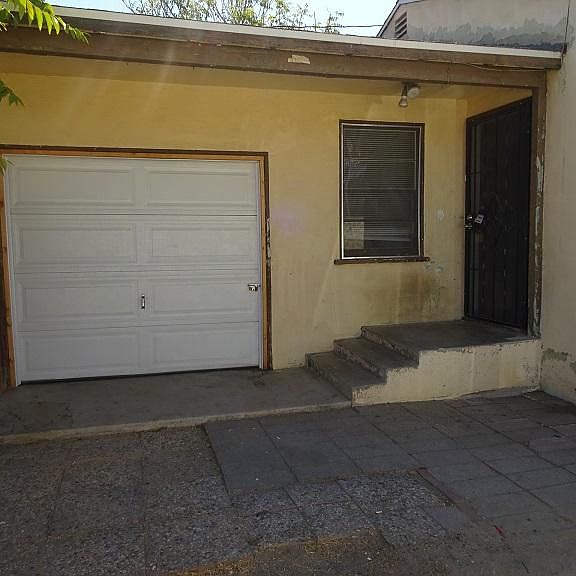 1st image of 292 1/2 N Dillon Ave