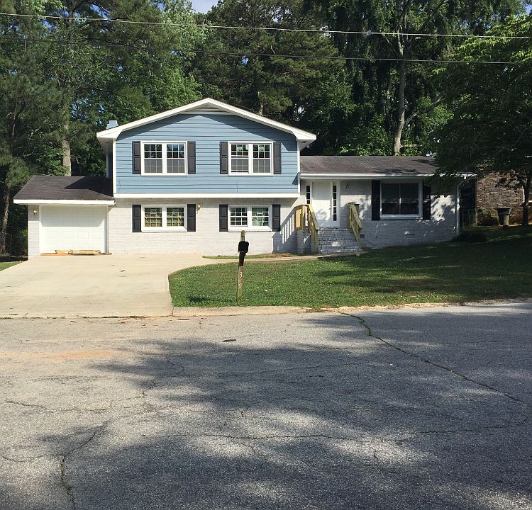 1st image of 1310 Woodbridge Dr NE