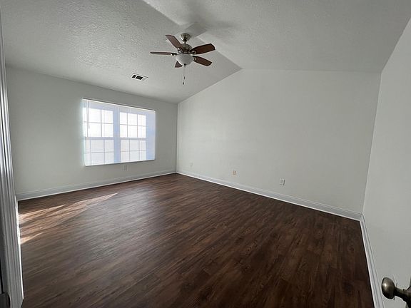 3rd image of 608 Douglas Ave Unit 9