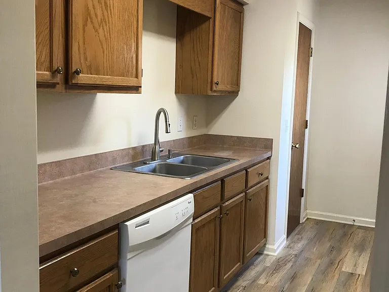 375 Grand Point Dr #F — Photo 4