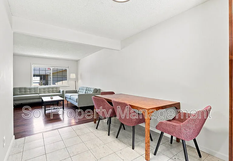 426 Swift St — Photo 5