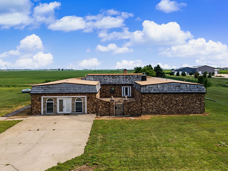 31st image of 3301 Ireland Grove Rd