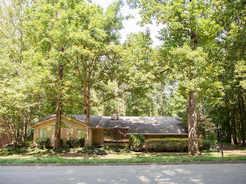 1st image of 322 Saint Andrews Dr