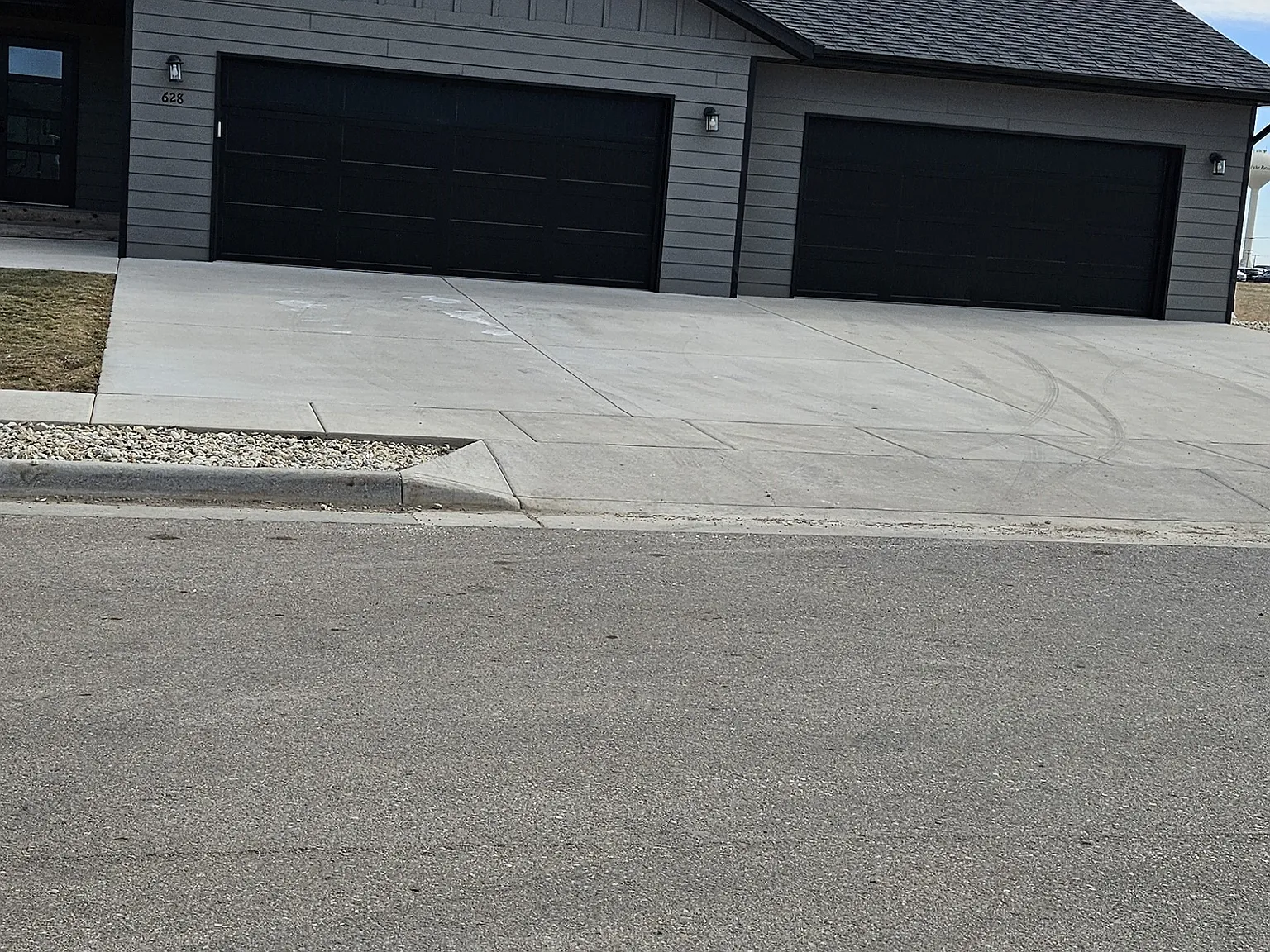 4 bed, 1824 sqft, $2,300 — Photo 4