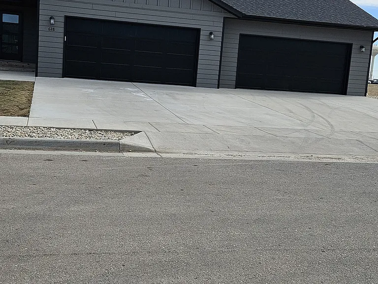 4 Car Garage