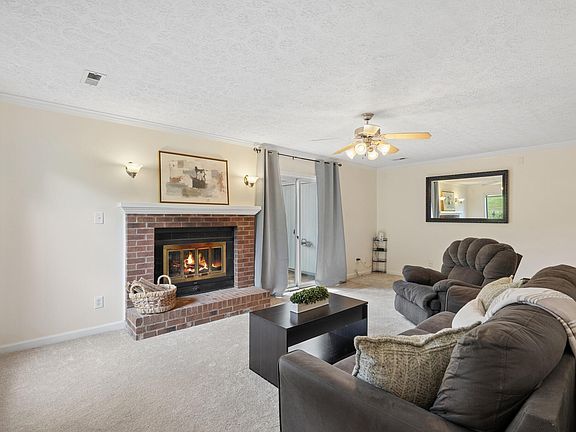 2nd image of 118 Clancy Cir