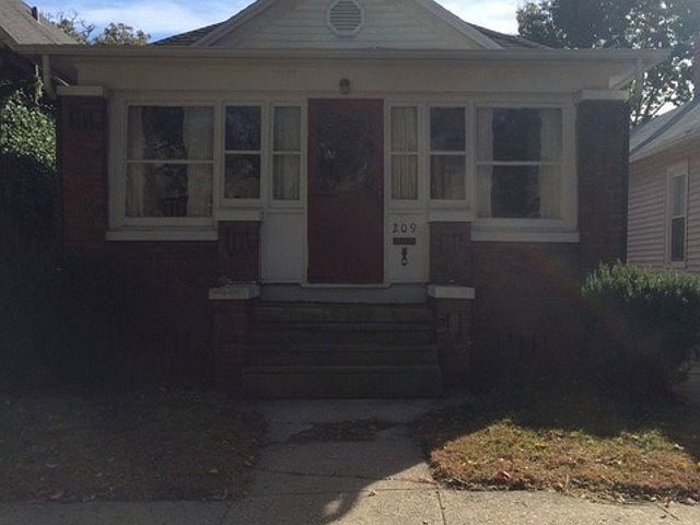 1st image of 209 Lasalle St