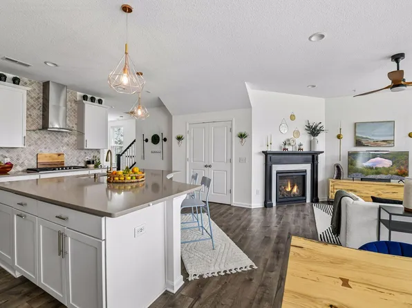 5981 Walnut Grove Ln N, Plymouth, MN 55446