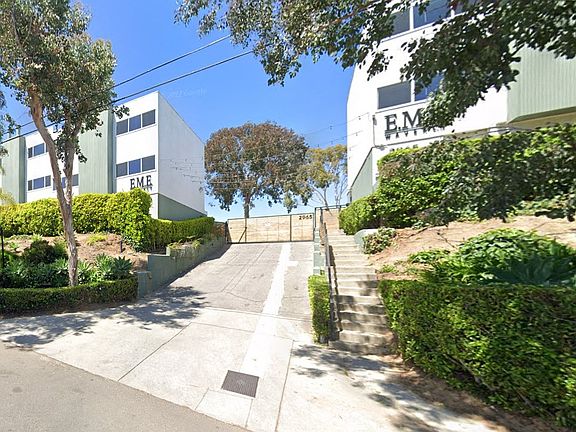 2nd image of 2965 Waverly Dr APT 5
