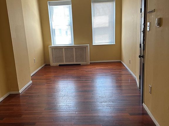 3rd image of 1422 S 5th St Floor 1