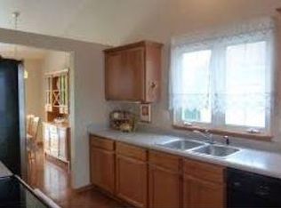 1635 Hemingway Ln, Iowa City, IA 52240