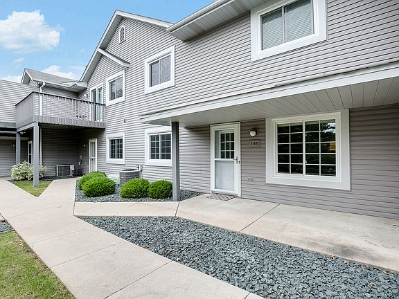 3rd image of 3165 Manitou Dr #6