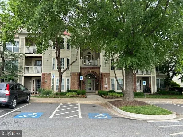 18819 Sparkling Water Dr APT 302, Germantown, MD 20874