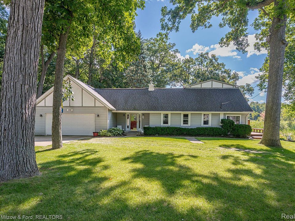 1st image of 300 Elkinford Dr
