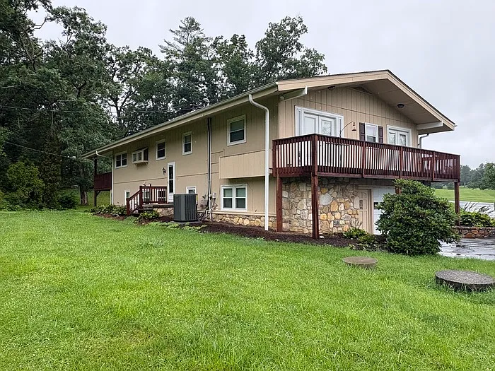 42 Greene Dr — Photo 3
