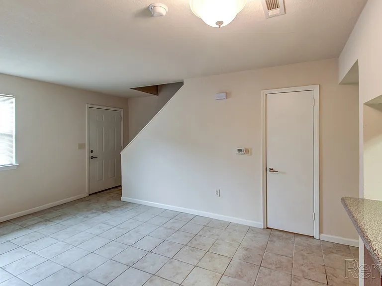 Hidden Valley Apartments — Photo 17