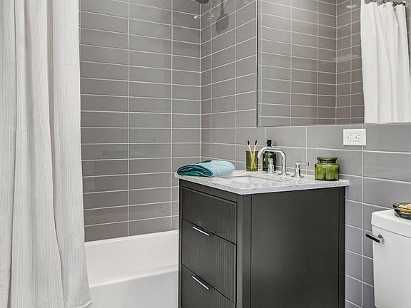 4th image of 20 Exchange Pl #Penthouse 5501