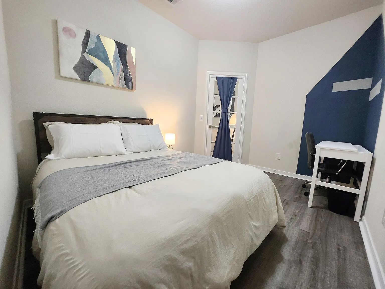 4 bed, 2.0 bath, 2200 sqft, $776 — Photo 4