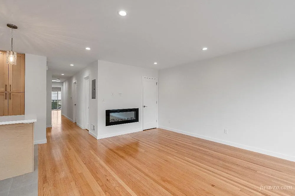 Pristine single family home. Complete remodel. — Photo 3