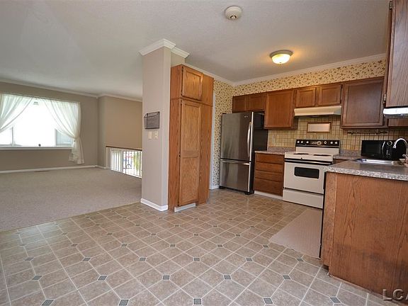 4th image of 208 S Colebrook Dr