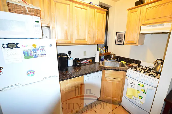 Rented by City Stop Realty | media 14