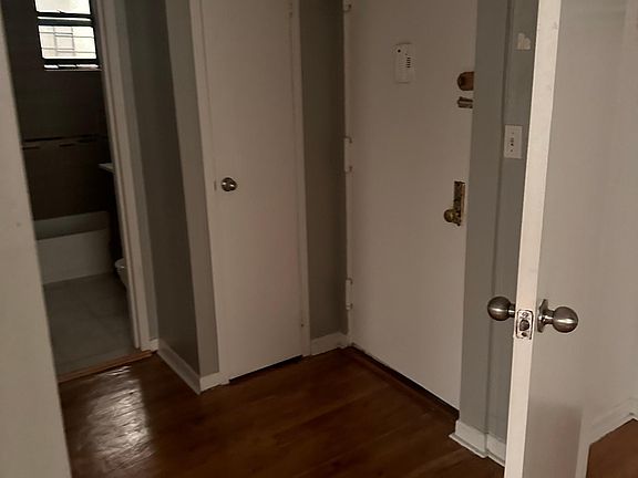 4th image of 700 E 147th St #4