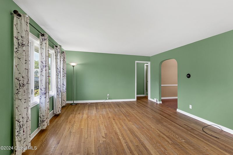 3rd image of 9 Fordham Court