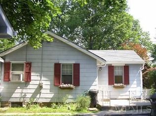 24 Crosshill Rd, Mahopac, NY 10541