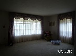 2nd image of 1006 Dakota St