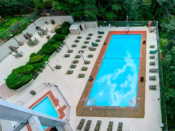 2621 Palisade Avenue image 20 of 22