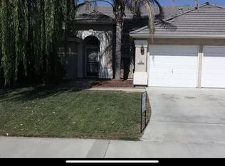 978 W Pepper Dr, Hanford, CA 93230