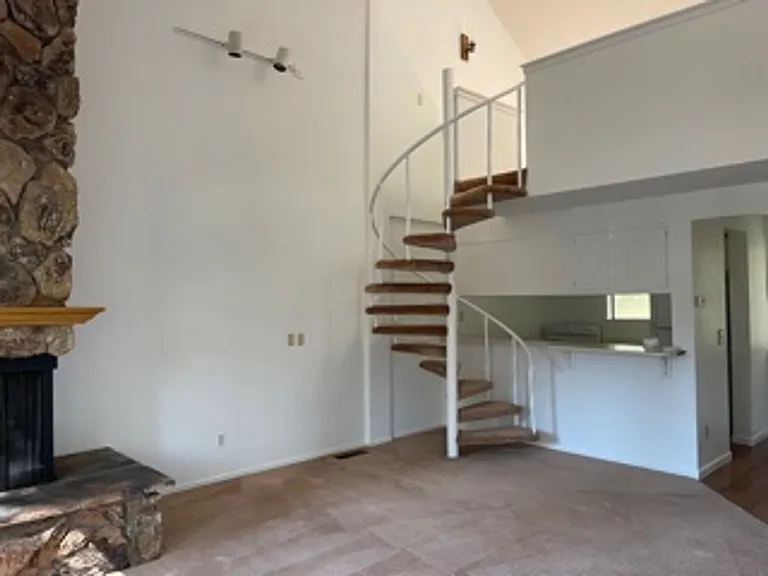 770 Southwood Blvd #11 — Photo 2