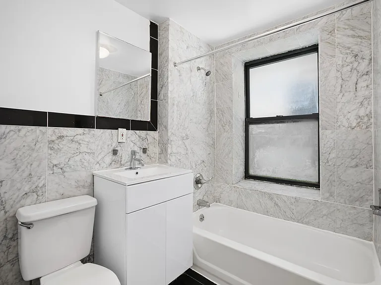 72 W 69th St #4D — Photo 3
